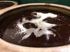 陶製のかめで自然発酵